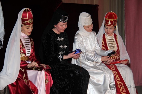 Фольклорно-этнографический театр «Уэзырмэс» удостоен высокой награды