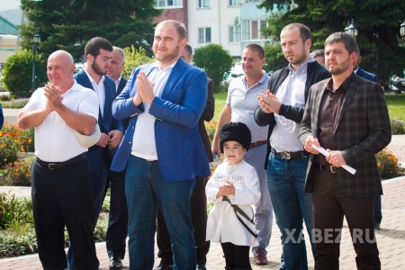 Глава района Р. Арашуков проголосовал на своем избирательном участке