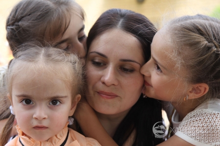 В Хабезском районе прошла всероссийская акция "10 тысяч детских поцелуев"