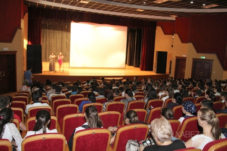 Более 400 школьников района приняли участие в акции «Мы за мир!»