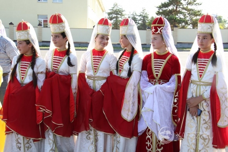 В Хабезе отпраздновали День черкесского костюма