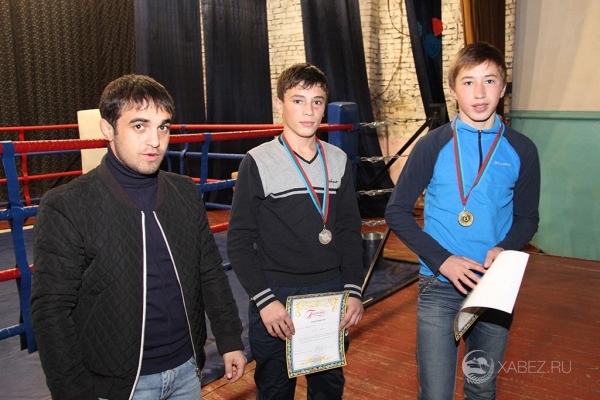 В а. Али-Бердуковский прошел боксерский турнир среди юношей