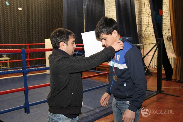 В а. Али-Бердуковский прошел боксерский турнир среди юношей