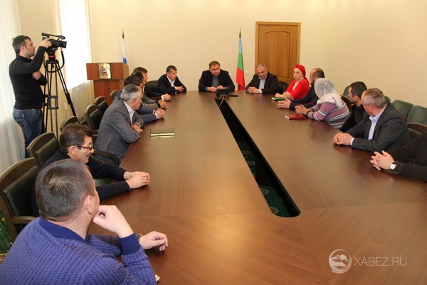 Глава Хабезского района Рауф Арашуков провел ряд встреч в администрации