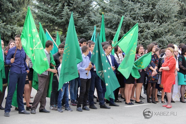 День черкесского флага прошел в Хабезском районе