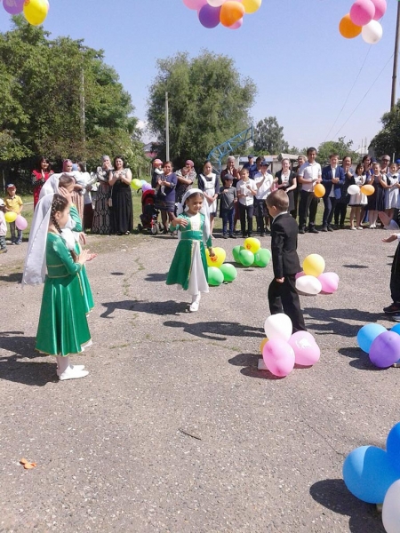 В школах Хабезского района прозвенел "Последний звонок"