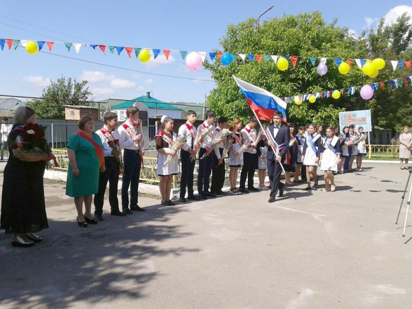 В школах Хабезского района прозвенел "Последний звонок"