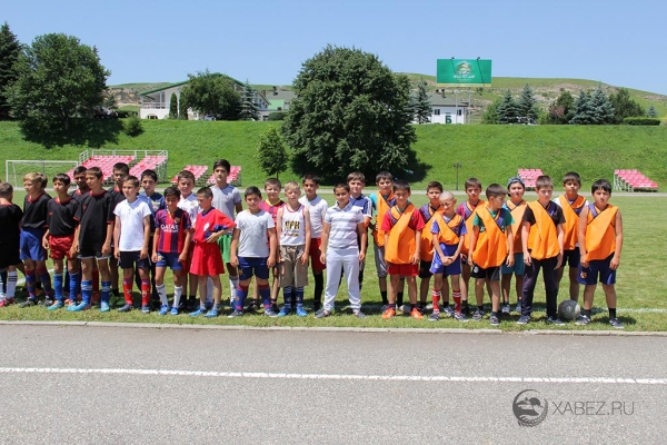 В "Адиюх-Пэлас" завершился традиционный футбольный турнир на призы Рауфа Арашукова