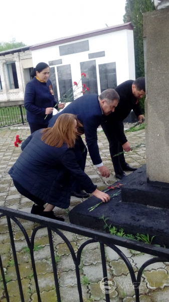 9 мая 2020 года в а.Псаучье-Дахе прошла церемония возложения цветов к памятнику Карданова Охида Муссовича - Ветерана ВОВ, Героя Российской Федерации (посмертно).