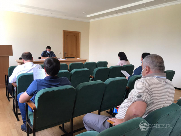 30 июля 2020 года  в малом зале администрации Хабезского муниципального района проведено плановое  заседание   