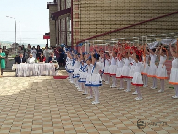 22 мая во всех школах Хабезского муниципального района прошли торжественные линейки