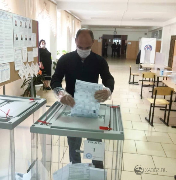 В первый день голосования секретарь Хабезского местного отделения