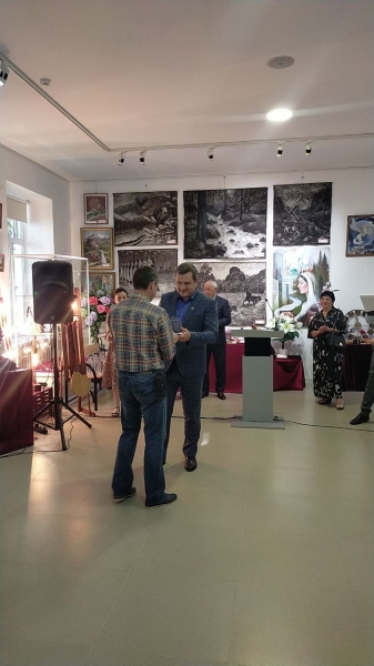 С 4 по 20 июля в картинной галерее РГБУ проходила Республиканская выставка-конкурс работ самодеятельных мастеров изобразительного и декоративно-прикладного искусства
