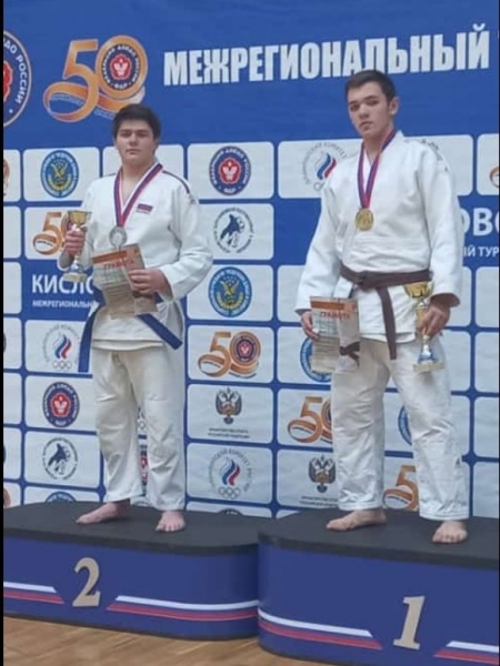 Пять медалей завоевали дзюдоисты МБУ "КСШ а.Бесленей" в Кисловодске.