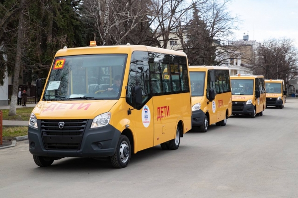 13 новых автобусов направились в школы Карачаево–Черкесии.