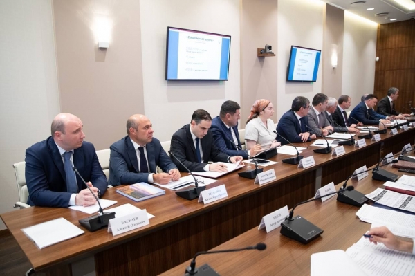 Глава КЧР Рашид Темрезов провёл совещание с членами Правительства КЧР