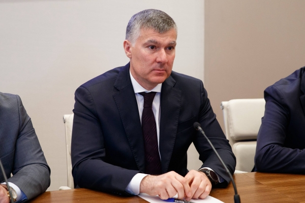 Провел совещание с членами Правительства КЧР по ряду вопросов, Провел совещание с членами Правительства КЧР по ряду вопросов,